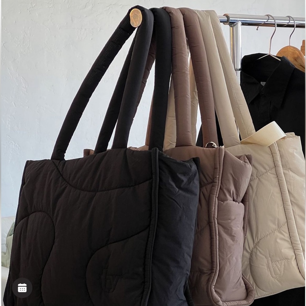 THIRTY YEARS PUFFER TOTE BAG